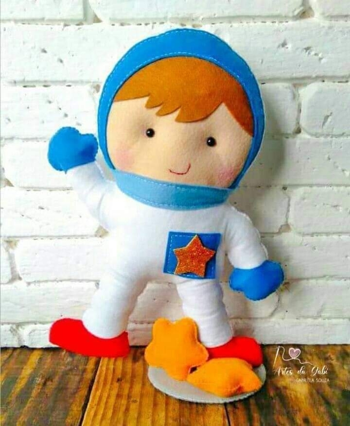 Peças em feltro para decoração de festas e lembranças 