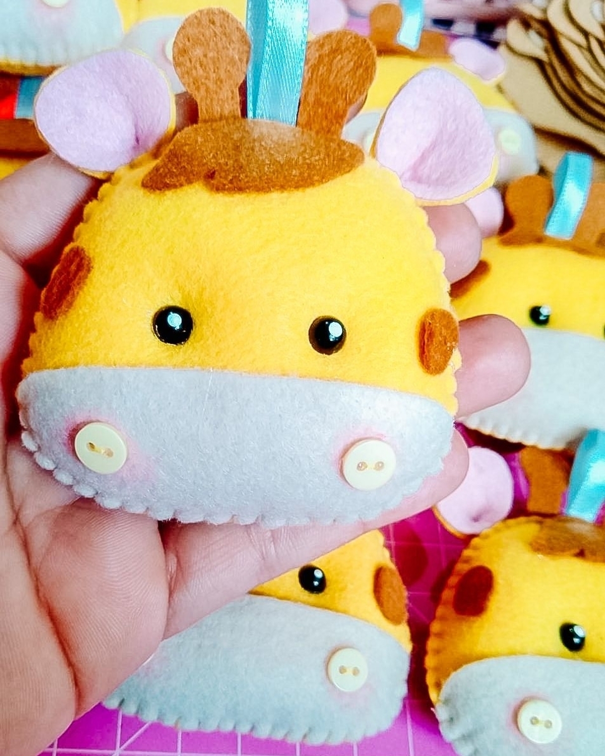 Peças em feltro para decoração de festas e lembranças 