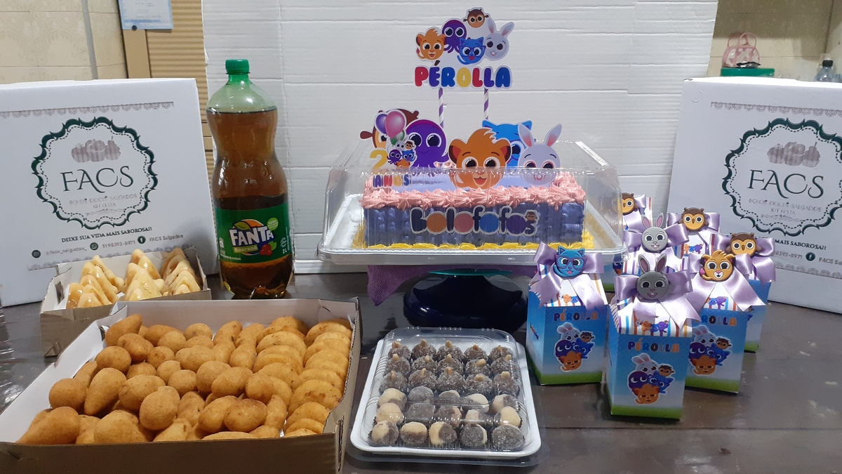 KIT FESTA, BOLO, SALGADOS E DOCES 